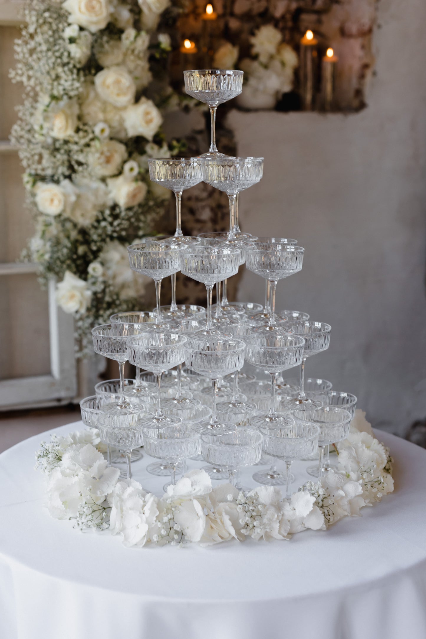 Champagner/Tortenwaagen Rund mit Tischdecke
